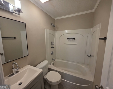 402 Hip Pocket Road - Photo Thumbnail 16