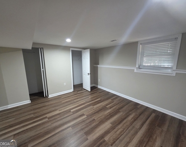 402 Hip Pocket Road - Photo Thumbnail 7