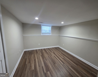 402 Hip Pocket Road - Photo Thumbnail 6