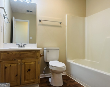 210 Shamrock Way - Photo Thumbnail 22