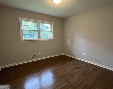 720 Jewel Place - Photo Thumbnail 14