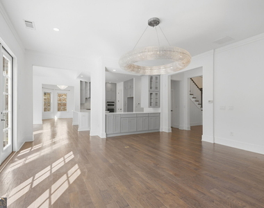 808 Adler Court - Photo Thumbnail 9