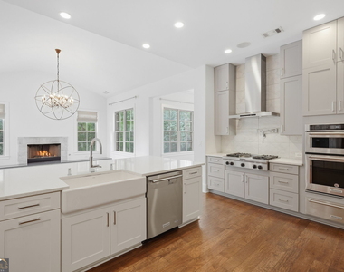 808 Adler Court - Photo Thumbnail 18