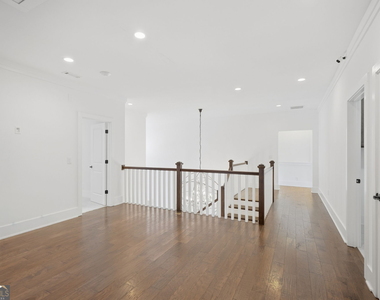 808 Adler Court - Photo Thumbnail 30