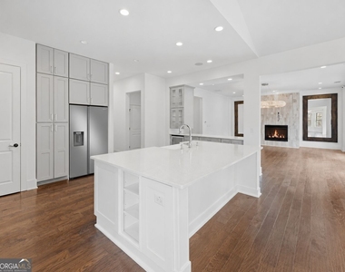 808 Adler Court - Photo Thumbnail 16
