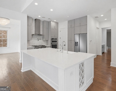 808 Adler Court - Photo Thumbnail 13