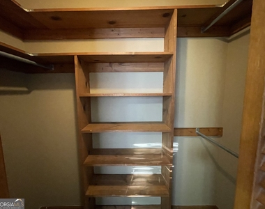 154 Greenacre Circle N - Photo Thumbnail 9