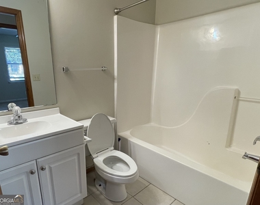 154 Greenacre Circle N - Photo Thumbnail 6