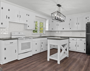 215 Lagrange Street - Photo Thumbnail 12