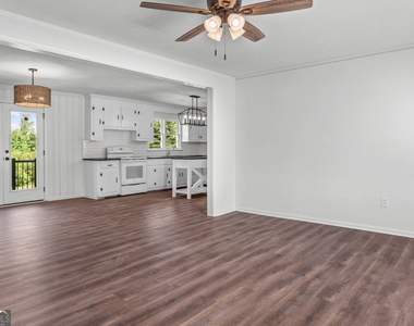 215 Lagrange Street - Photo Thumbnail 5