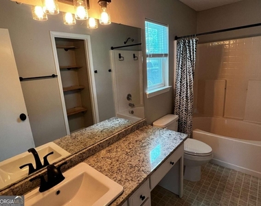 200 Chestnut Court - Photo Thumbnail 9