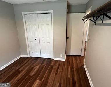 200 Chestnut Court - Photo Thumbnail 11