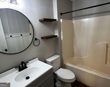 200 Chestnut Court - Photo Thumbnail 12