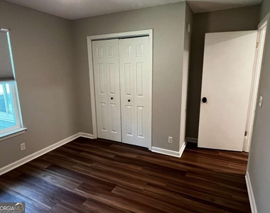 200 Chestnut Court - Photo Thumbnail 15