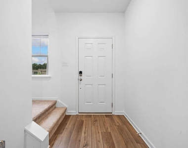 788 Evergreen Road - Photo Thumbnail 2