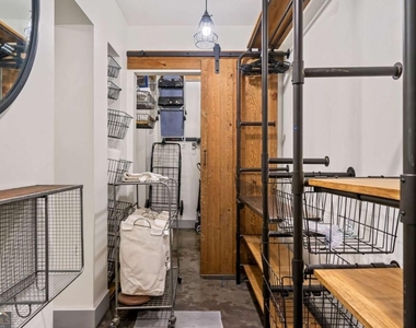881 Memorial Drive Se - Photo Thumbnail 25