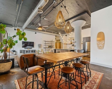 881 Memorial Drive Se - Photo Thumbnail 12