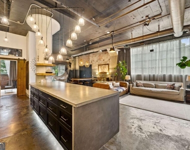 881 Memorial Drive Se - Photo Thumbnail 6