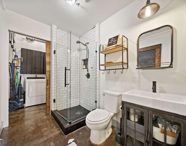 881 Memorial Drive Se - Photo Thumbnail 30