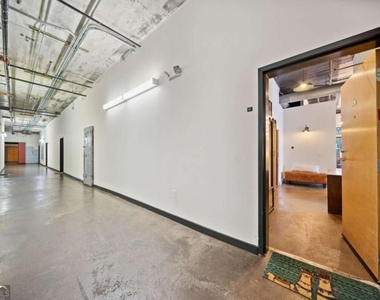 881 Memorial Drive Se - Photo Thumbnail 40
