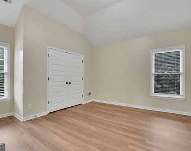 8105 Majors Glen Court - Photo Thumbnail 11