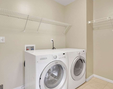 8105 Majors Glen Court - Photo Thumbnail 17