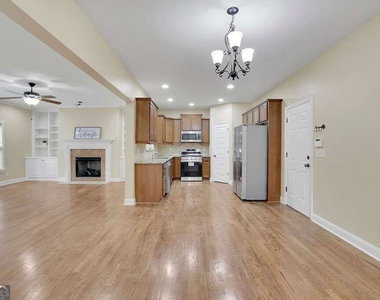 8105 Majors Glen Court - Photo Thumbnail 5