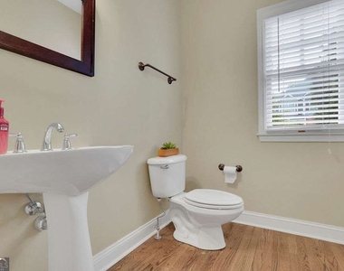 8105 Majors Glen Court - Photo Thumbnail 10