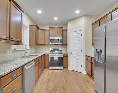 8105 Majors Glen Court - Photo Thumbnail 6