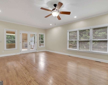 8105 Majors Glen Court - Photo Thumbnail 4