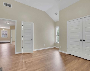 8105 Majors Glen Court - Photo Thumbnail 14