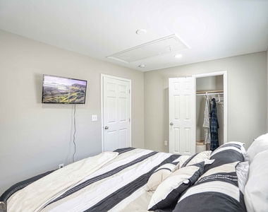 1827 Dunlap Avenue - Photo Thumbnail 23