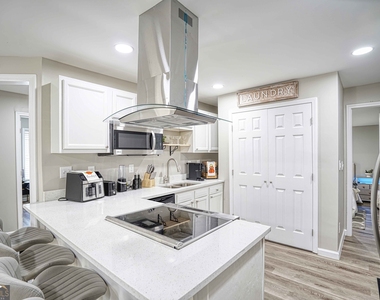 1827 Dunlap Avenue - Photo Thumbnail 4