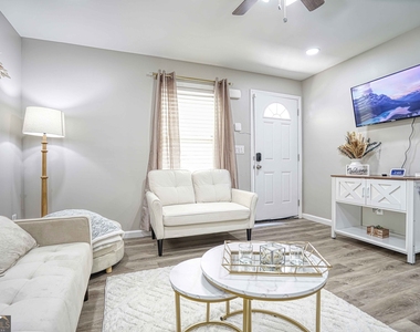 1827 Dunlap Avenue - Photo Thumbnail 2