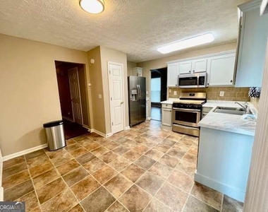 2314 Blackwatch Circle Sw - Photo Thumbnail 9