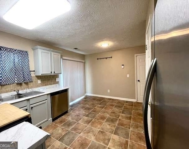 2314 Blackwatch Circle Sw - Photo Thumbnail 13