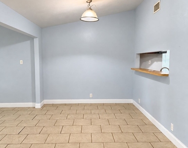 204 Sunnyside Drive - Photo Thumbnail 4