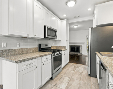 653 Park Village Drive Ne - Photo Thumbnail 10