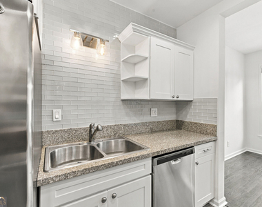 653 Park Village Drive Ne - Photo Thumbnail 13