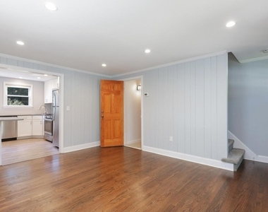 7 Hill St - Photo Thumbnail 6