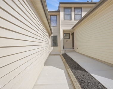 126 Locust Ct - Photo Thumbnail 2