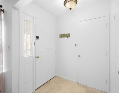 126 Locust Ct - Photo Thumbnail 4