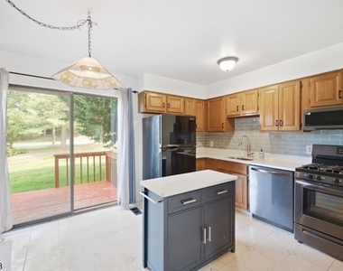 126 Locust Ct - Photo Thumbnail 11