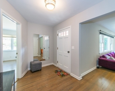 4 Molly Stark Dr - Photo Thumbnail 3