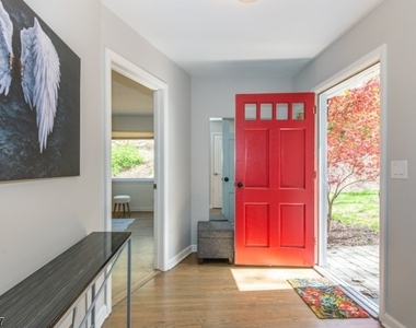 4 Molly Stark Dr - Photo Thumbnail 1