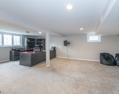 4 Molly Stark Dr - Photo Thumbnail 24