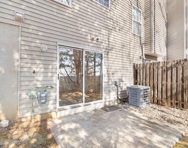 101 Tallwood Ln - Photo Thumbnail 24