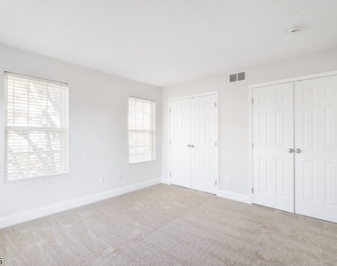 101 Tallwood Ln - Photo Thumbnail 17