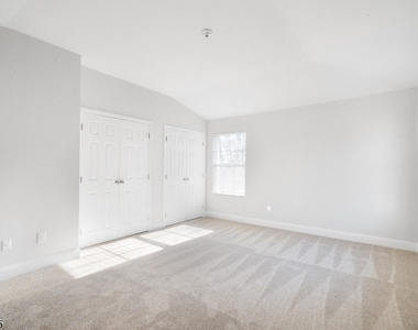 101 Tallwood Ln - Photo Thumbnail 13