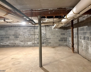 93 Troy Dr - Photo Thumbnail 18